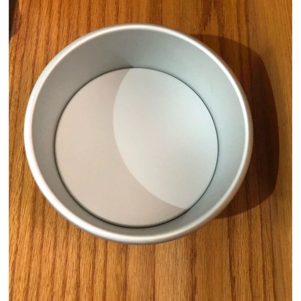 6.75 Inch Round Bake Pan w Removable Bottom